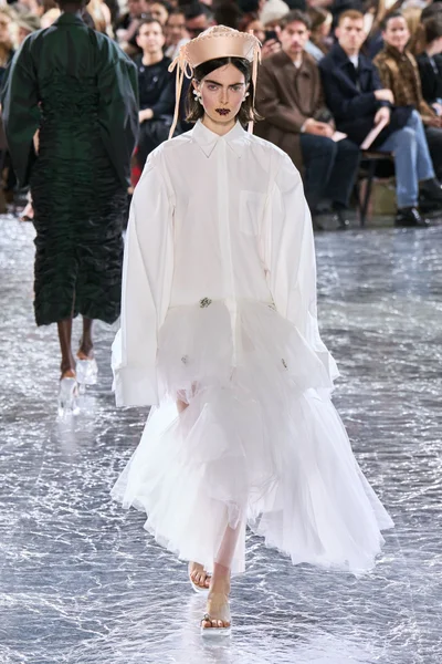 Look 17